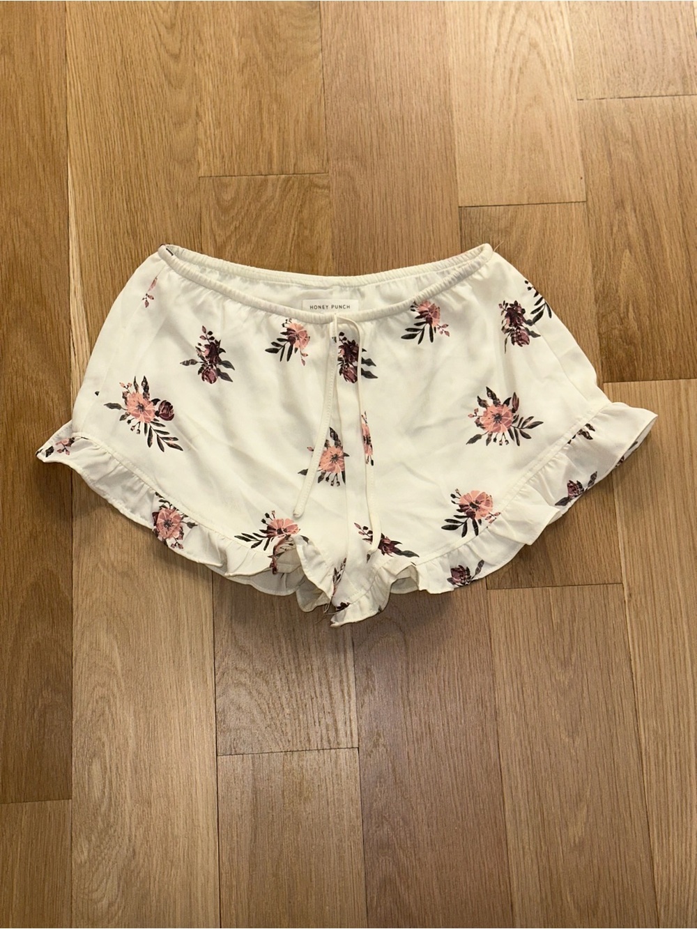 Honey Punch White Floral Ruffle Hem Women's Shorts Size Medium